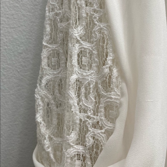 White Blouse with Lace Sleeves - Picture 5 of 6